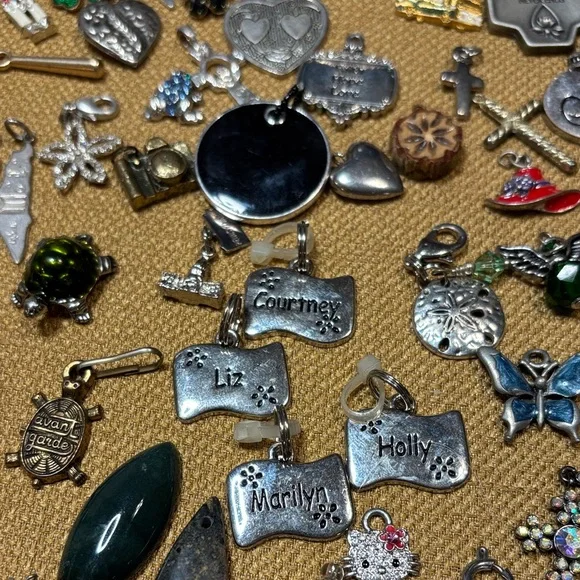 Huge bundle of pendants & charms - Picture 11 of 17